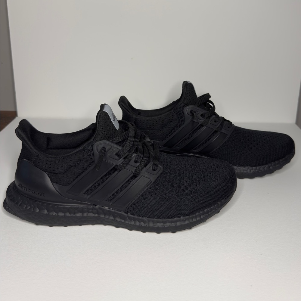Adidas Men’s UltraBoost 1.0 DNA Shoes size 8.5 - Picture 3 of 9